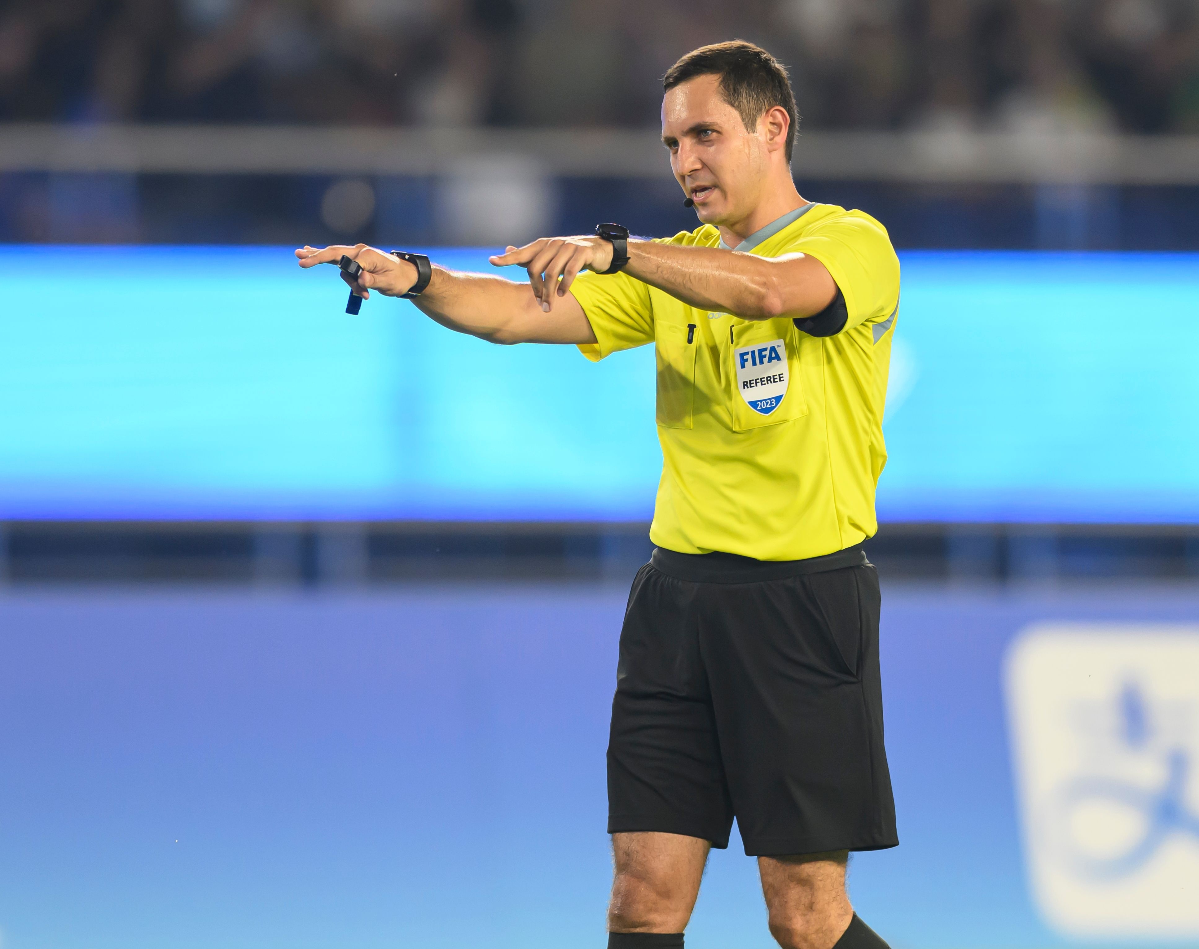 球队主帅为球队取胜策略,赢得掌声 球队主帅为球队取胜策略,赢得掌声