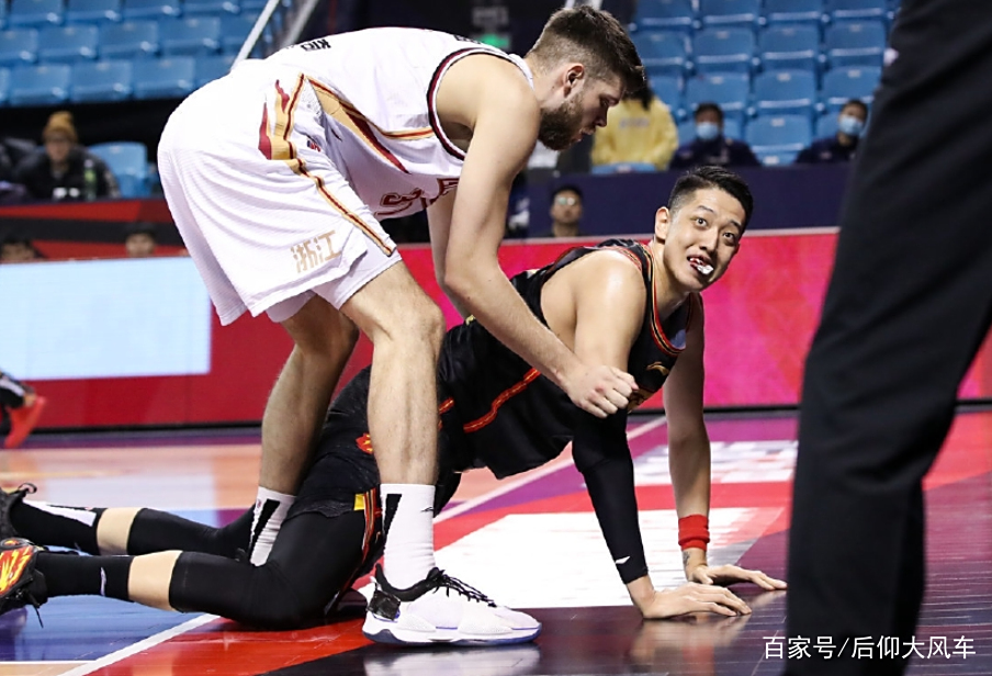 双红大战激烈对决，胜者难分伯仲的简单介绍