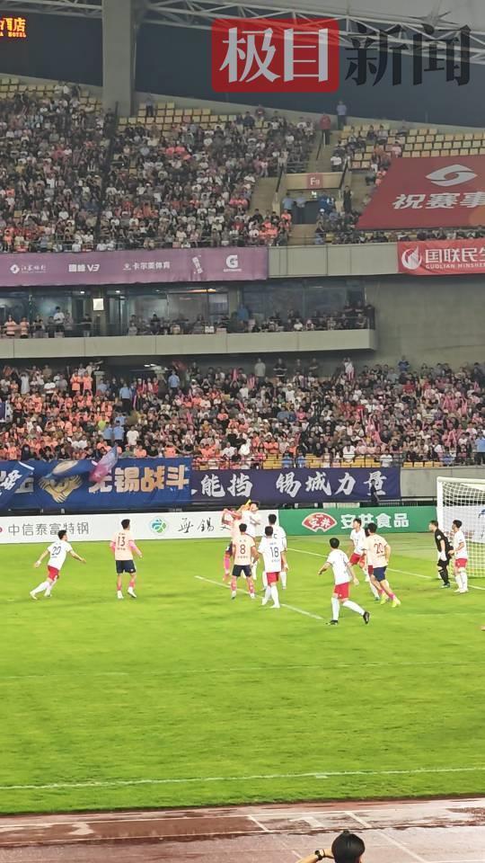 包含赛季揭幕战带来激情碰撞，球迷热血沸腾的词条