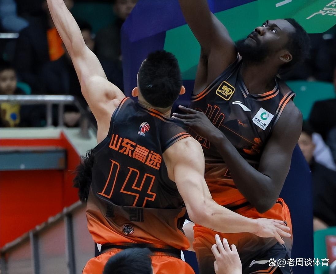 山东男篮一路高歌，多点开花战胜江苏队