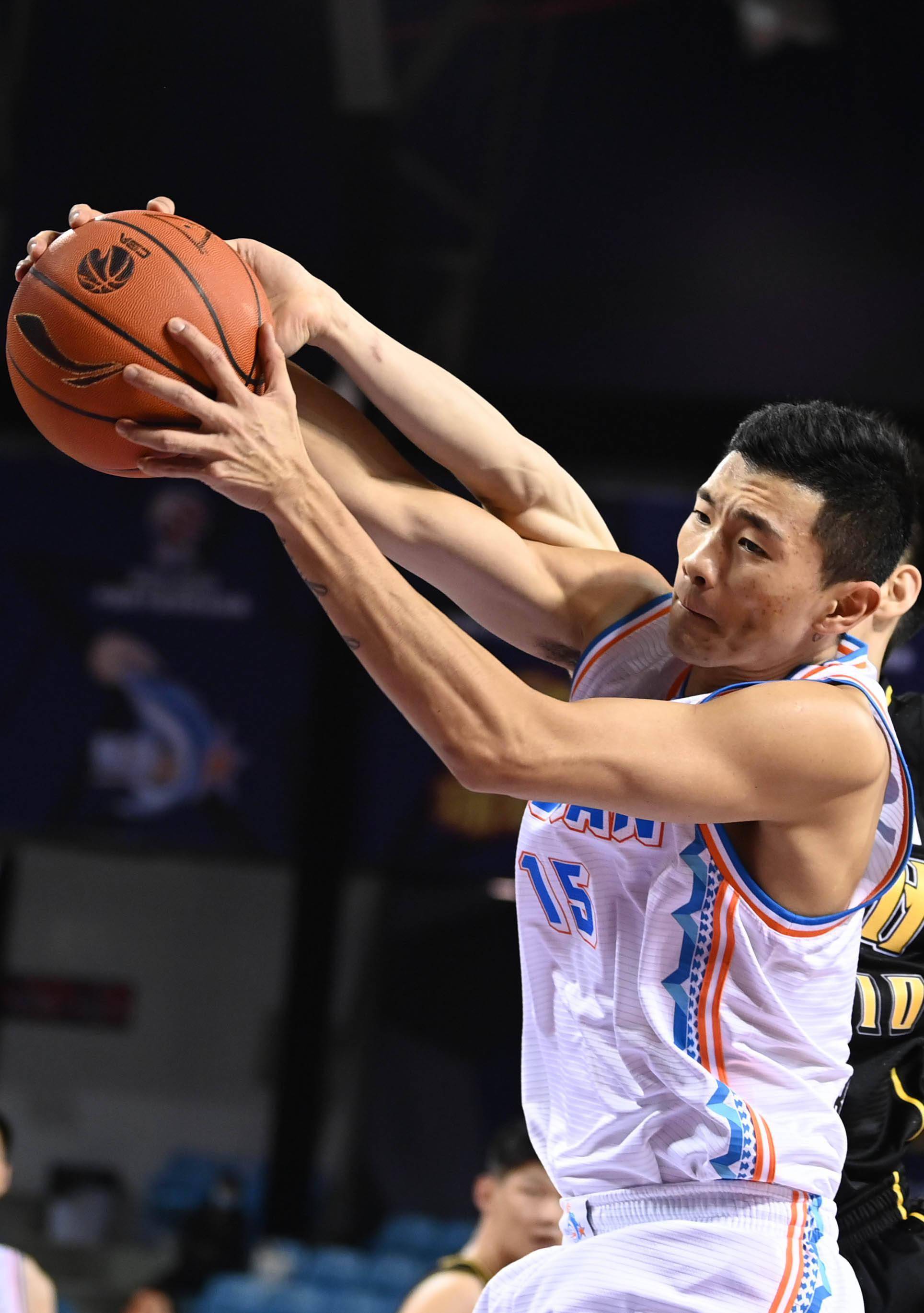 福建男篮埋头苦练，追求更高成绩