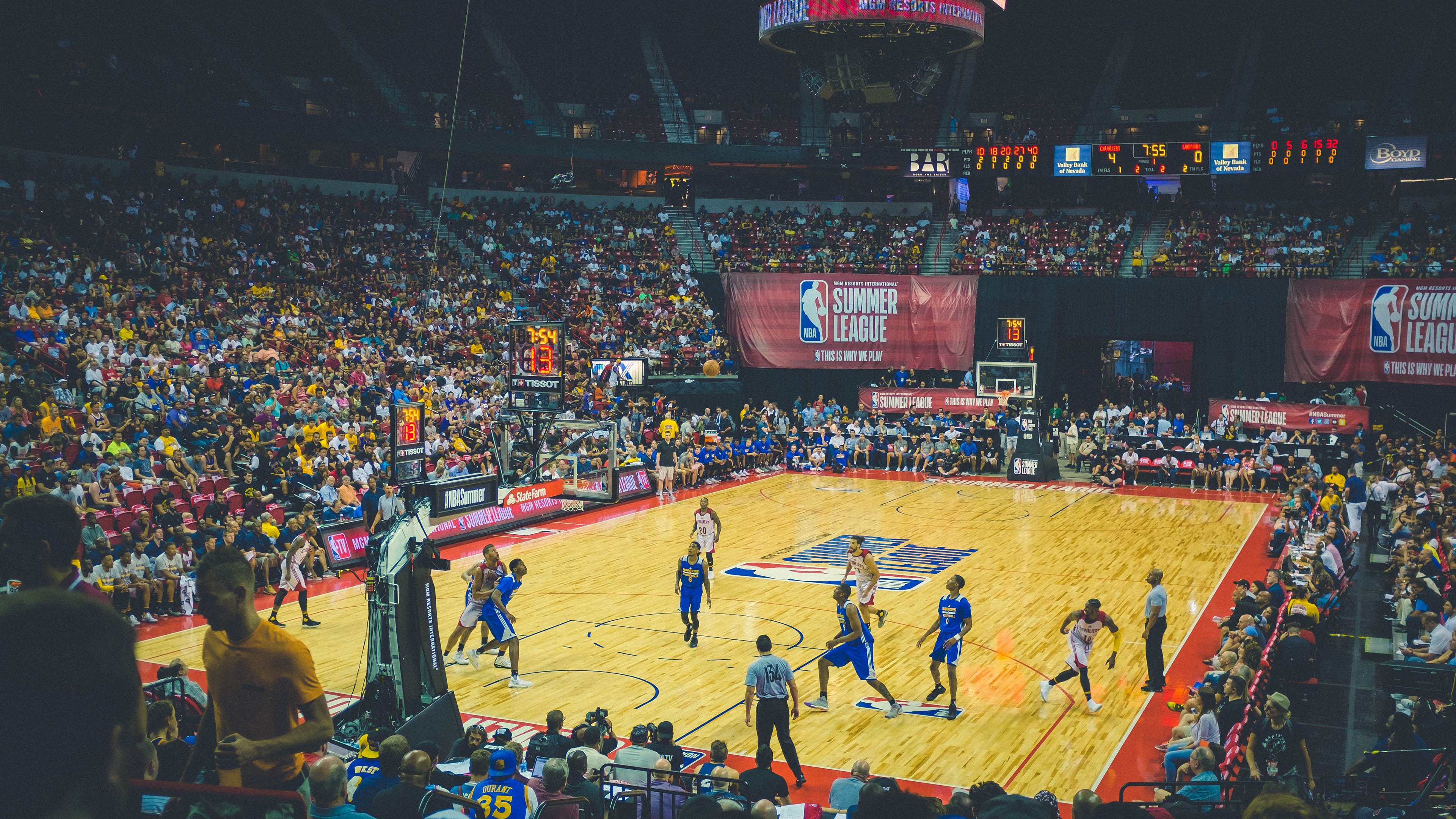 字母哥硬仗之王！辽宁队式逆转再现，雄鹿擒鹰展冠军底蕴