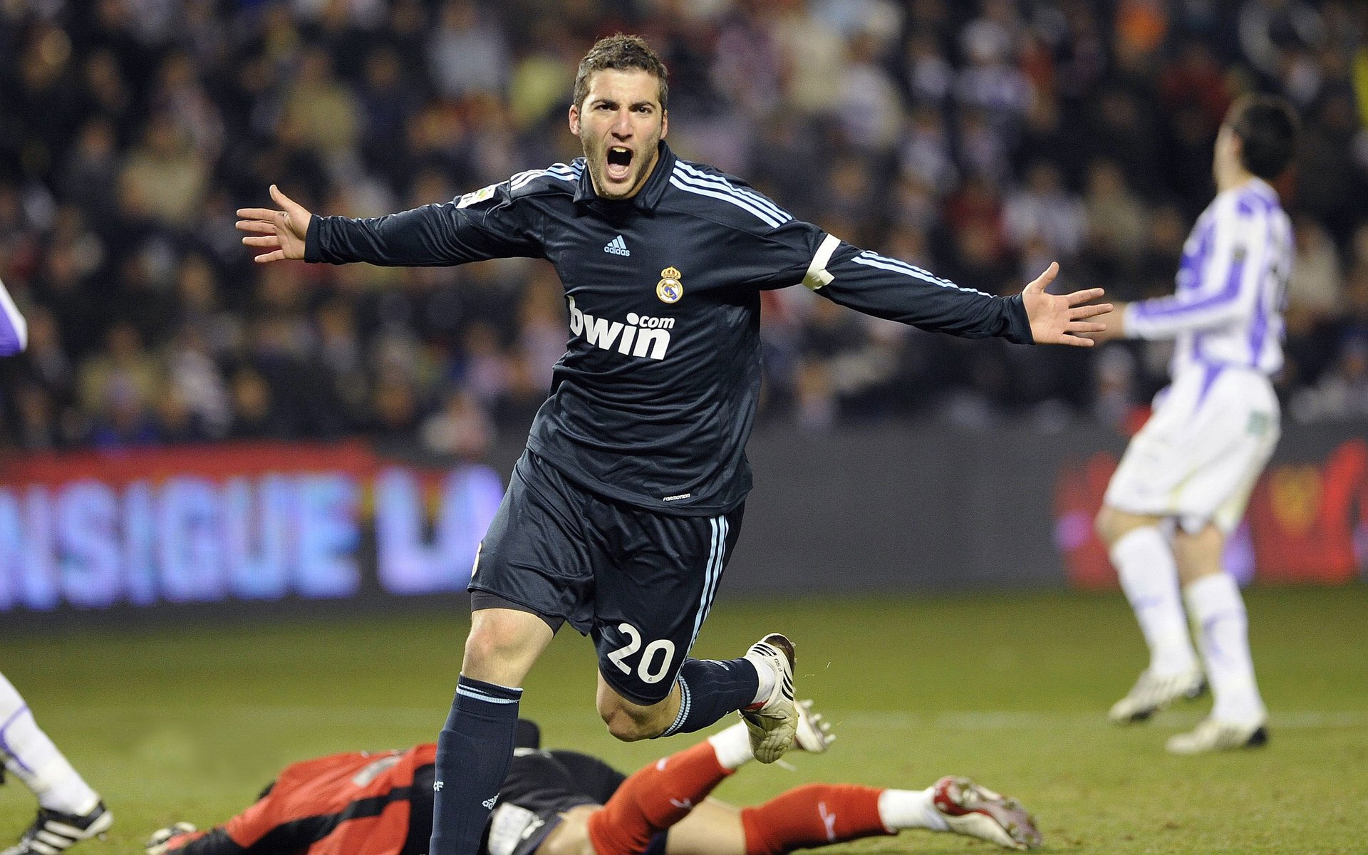 罗德里戈一剑封喉，AC米兰硬仗破摩纳哥显欧冠底蕴